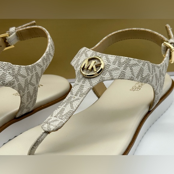 Michael Kors Vanilla Thong Sandals NIB - Picture 7 of 13